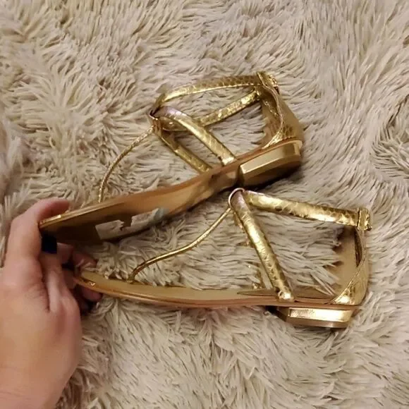 Beautiful gold Adelina sandals - Picture 4 of 7
